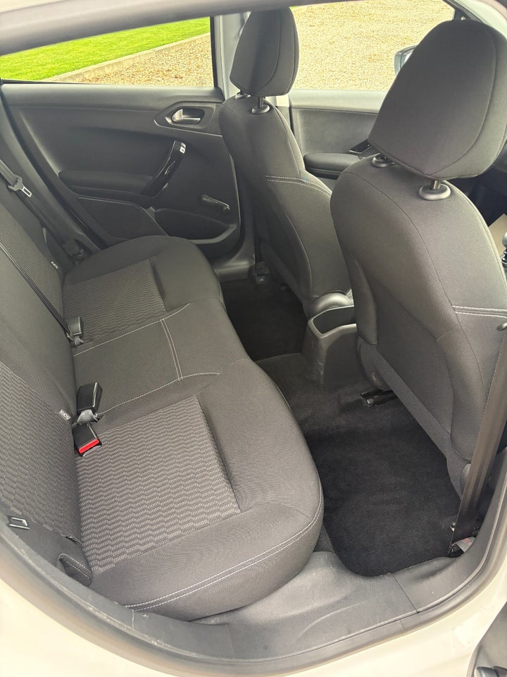 Peugeot 208 1,5 BlueHDi 100 Envy+ 5d