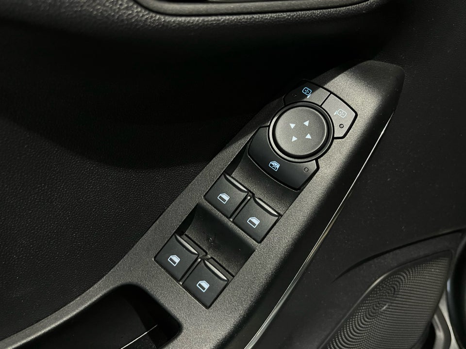 Ford Fiesta 1,0 EcoBoost mHEV Titanium 5d