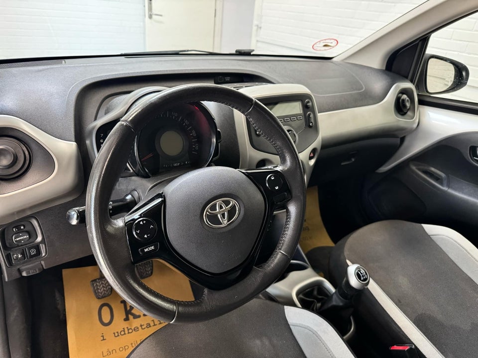 Toyota Aygo 1,0 VVT-i x-play 5d
