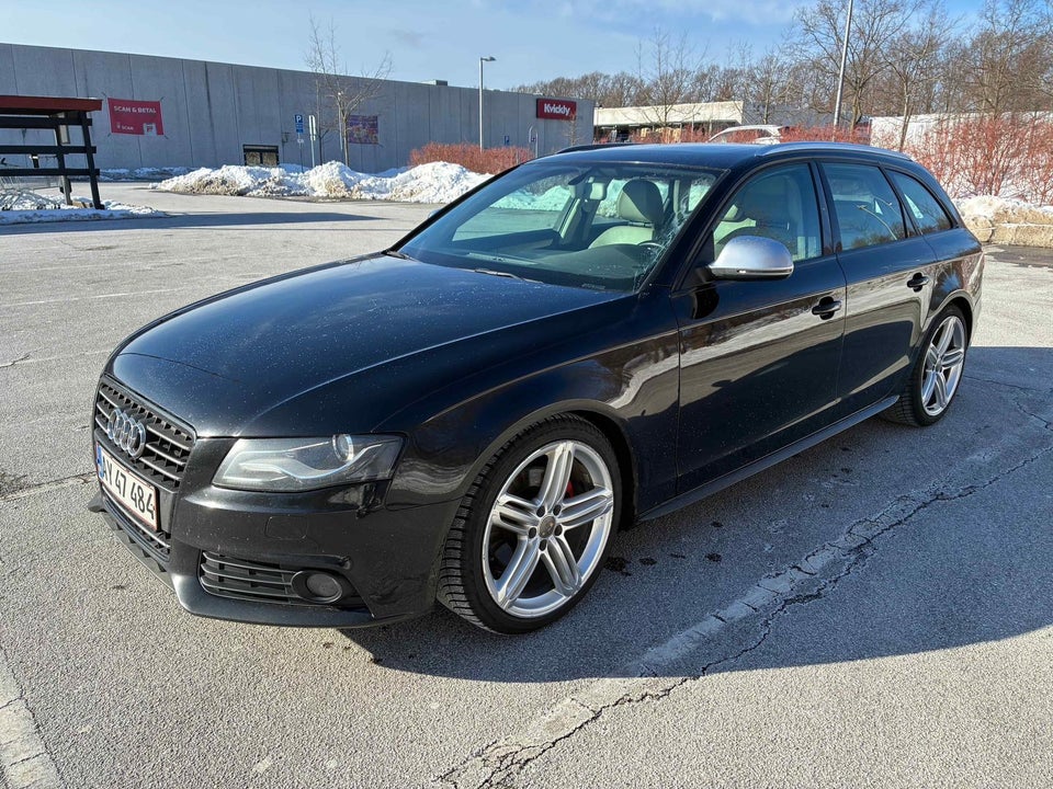 Audi A4 2,0 TDi 143 S-line Multitr. 4d