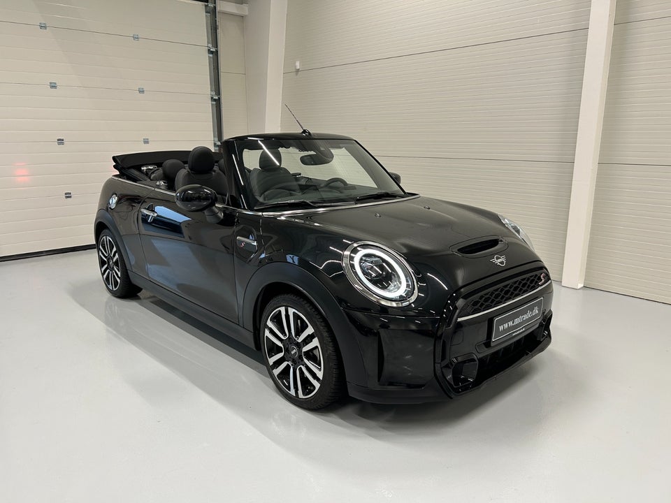 MINI Cooper S 2,0 Essential Cabriolet aut. 2d