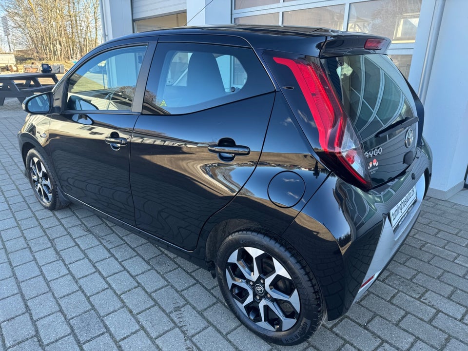 Toyota Aygo 1,0 VVT-i x-play 5d