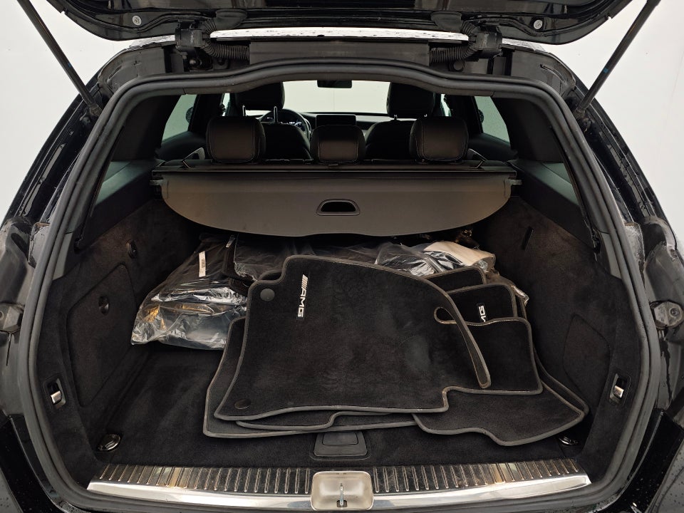 Mercedes C300 de 2,0 AMG Line Night Edition stc. aut. 5d