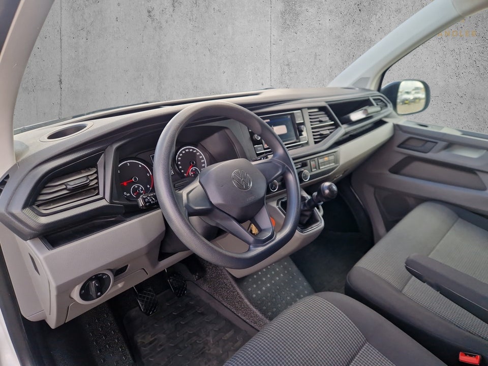 VW Transporter 2,0 TDi 110 Kassevogn lang
