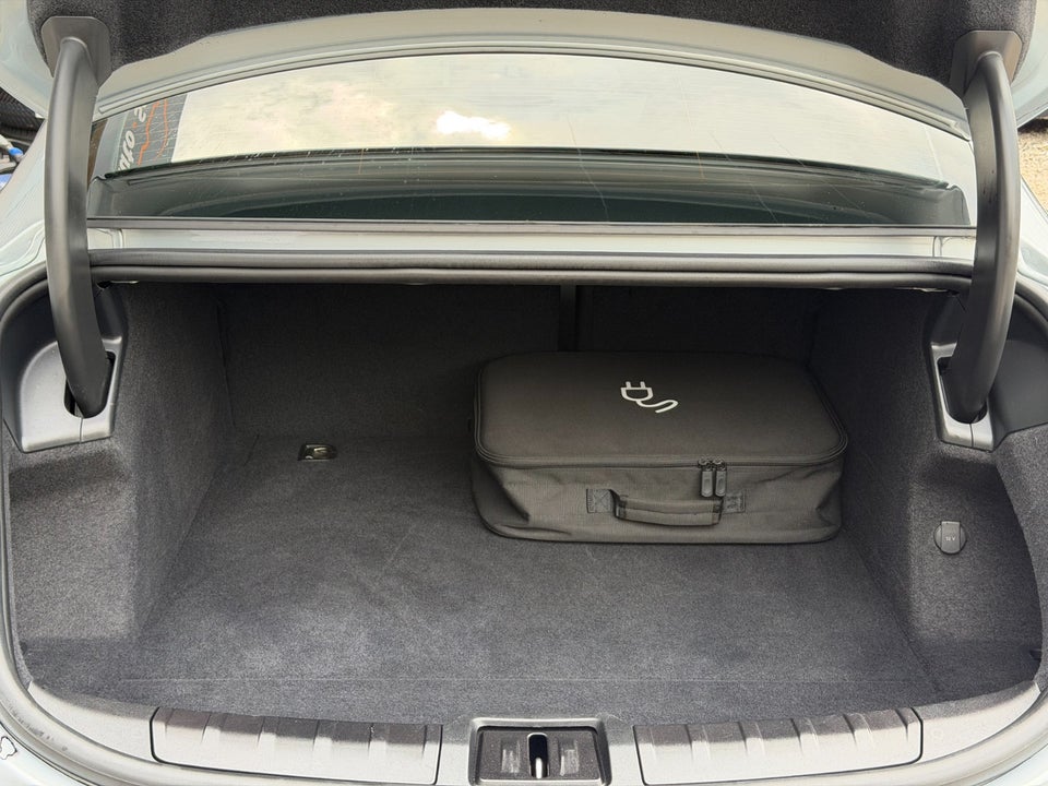 Porsche Taycan 4d