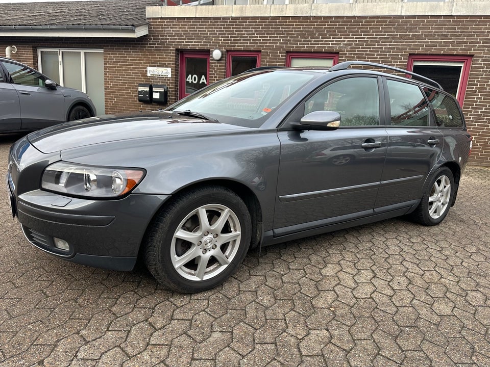 Volvo V50 2,4i Summum aut. 5d