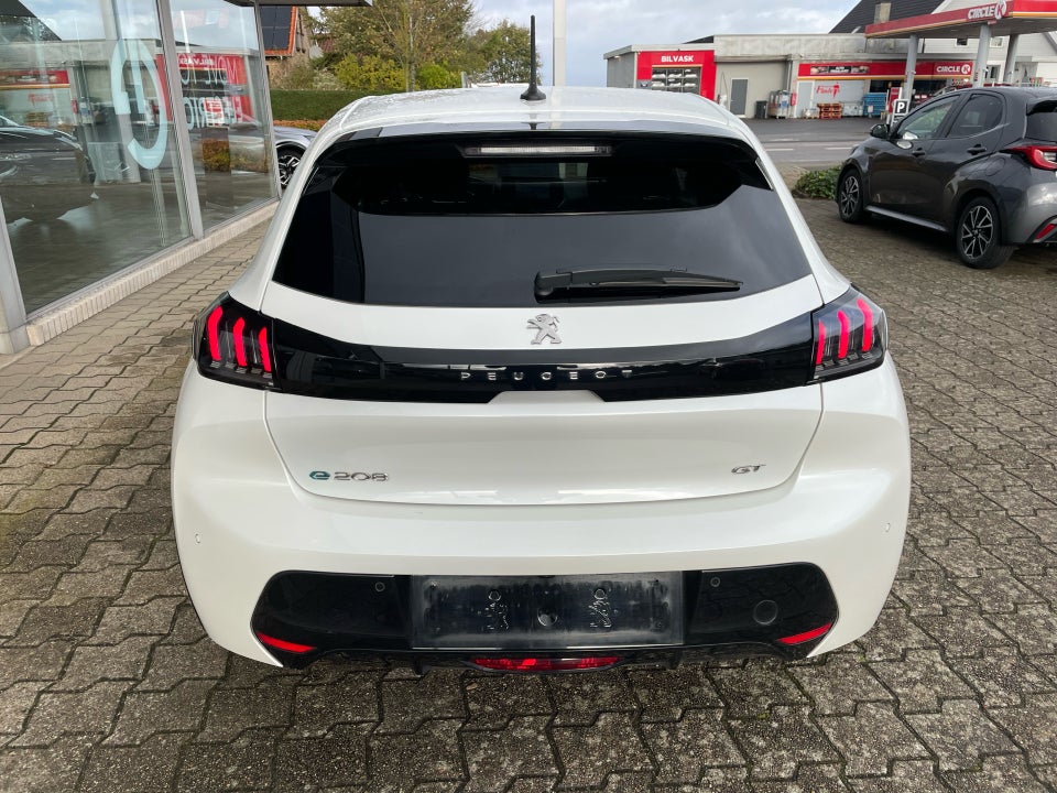 Peugeot e-208 50 GT 5d
