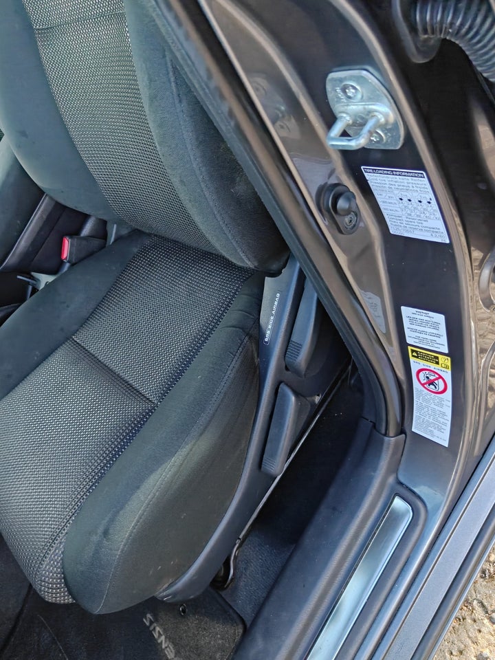 Toyota Avensis 2,0 D-4D Sol stc. 5d