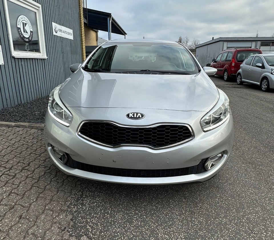 Kia Ceed 1,4 CVVT Style+ Clim 5d