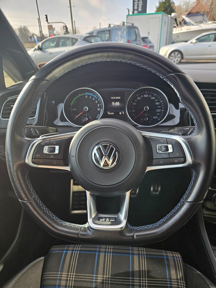 VW Golf VII 1,4 GTE DSG 5d