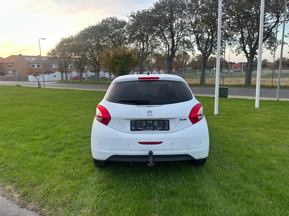 Peugeot 208 1,2 VTi Active 5d