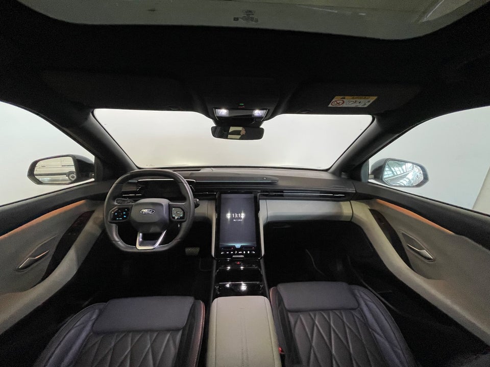 Ford Explorer 82 Premium Extended Range 5d