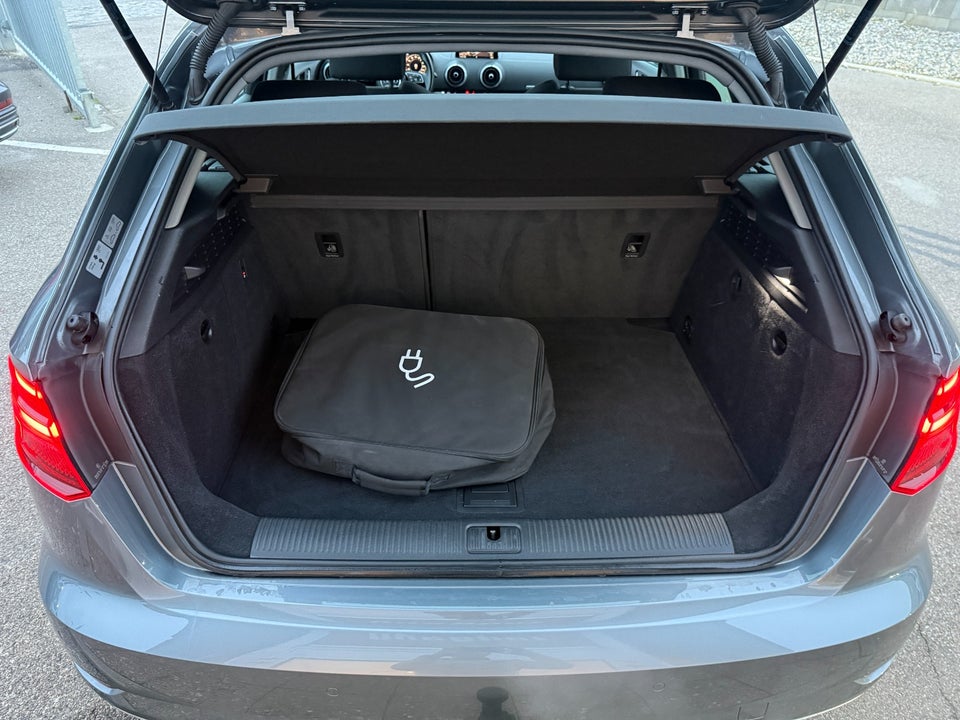 Audi A3 1,4 e-tron Sportback S-tr. 5d