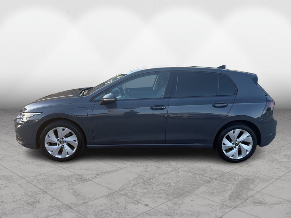 VW Golf VIII 1,4 eHybrid DSG 5d
