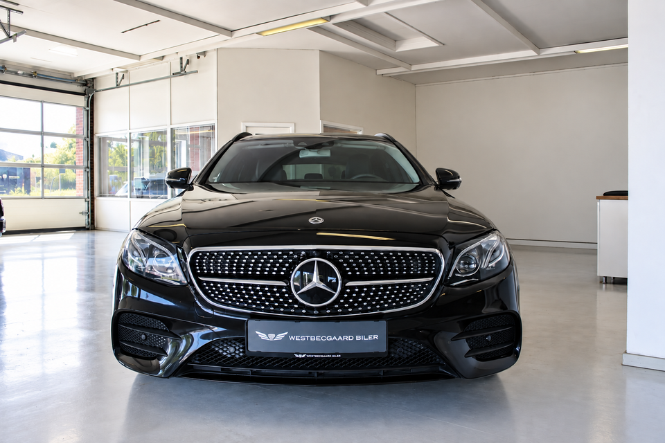 Mercedes E300 de 2,0 AMG Line stc. aut. 5d
