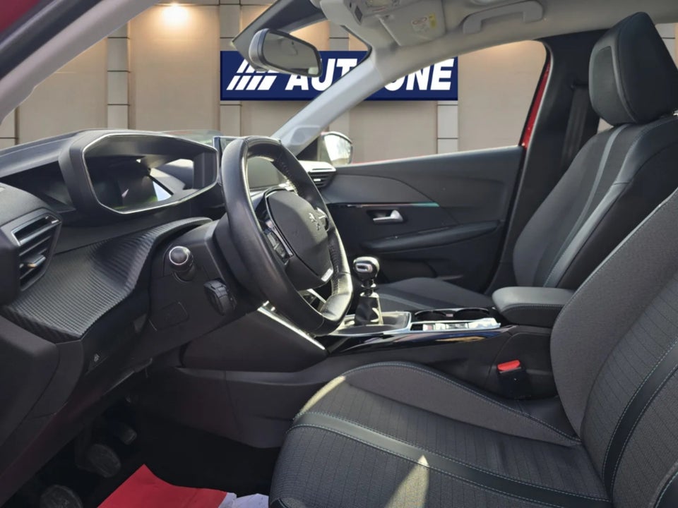 Peugeot 208 1,2 PureTech 100 Allure Sky 5d