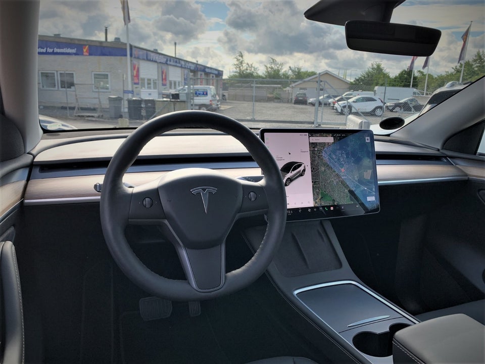 Tesla Model Y Long Range AWD 5d