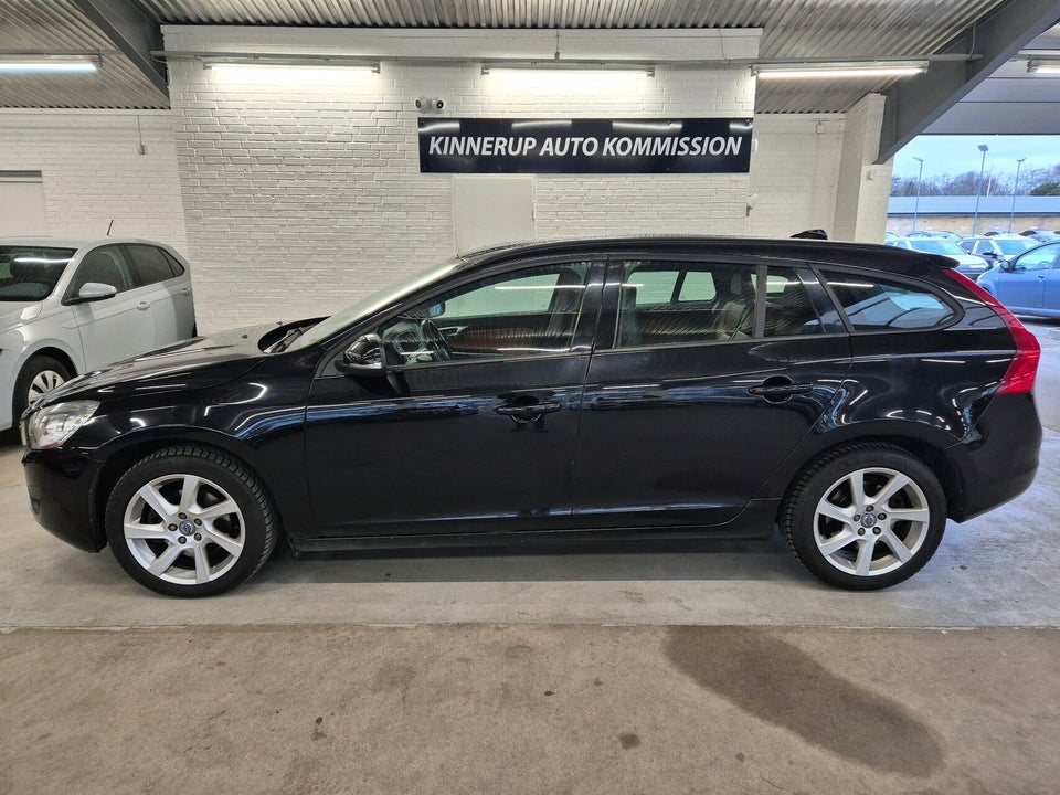Volvo V60 1,6 D2 115 Kinetic aut. 5d