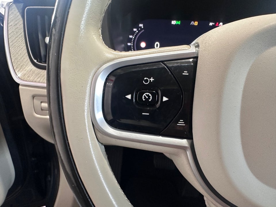 Volvo XC60 2,0 T6 ReCharge Inscription aut. AWD 5d