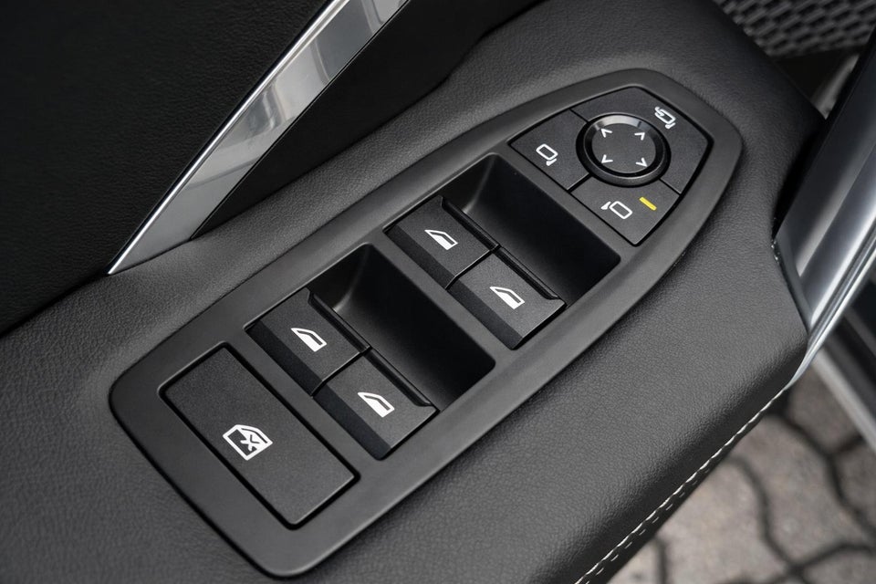 BMW iX1 eDrive20 X-Line 5d