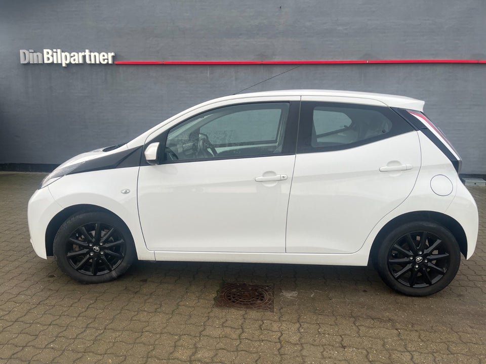 Toyota Aygo 1,0 VVT-i x-play 5d