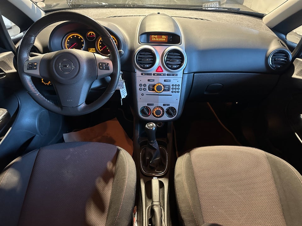 Opel Corsa 1,2 16V Enjoy 5d
