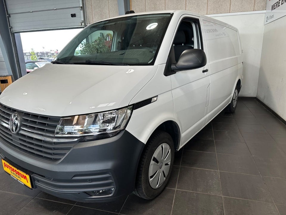 VW Transporter 2,0 TDi 150 Kassevogn lang