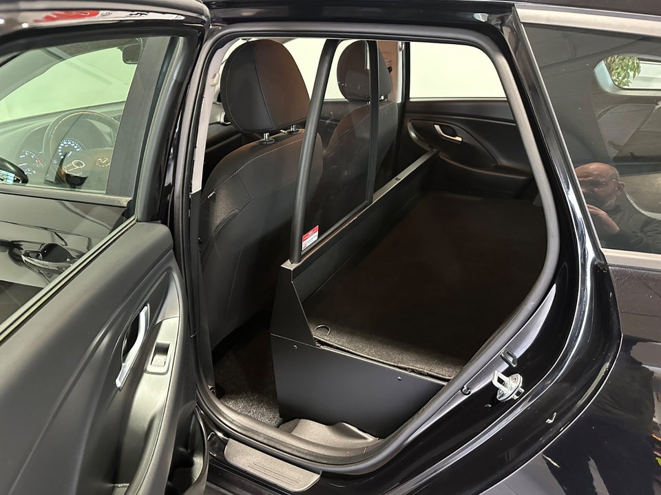Hyundai i30 1,0 T-GDi Life Komfort stc. Van 5d