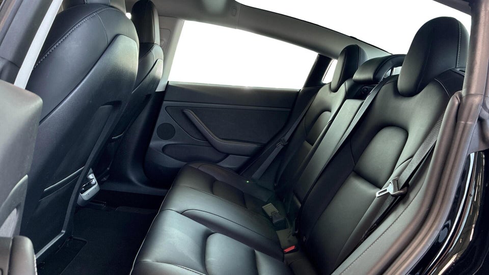 Tesla Model 3 Long Range RWD 4d