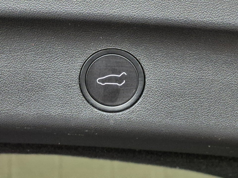 Tesla Model Y Long Range AWD 5d
