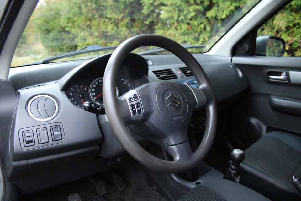 Suzuki Swift 1,5 GL-A 5d