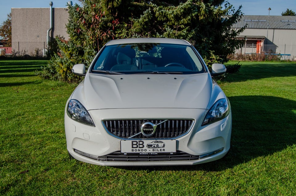 Volvo V40 2,0 D2 120 Kinetic 5d