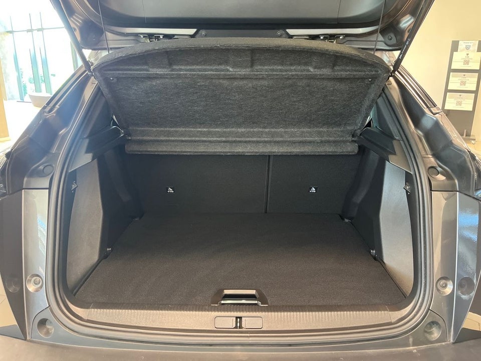 Peugeot 2008 1,2 PureTech 130 Selection Tech 5d