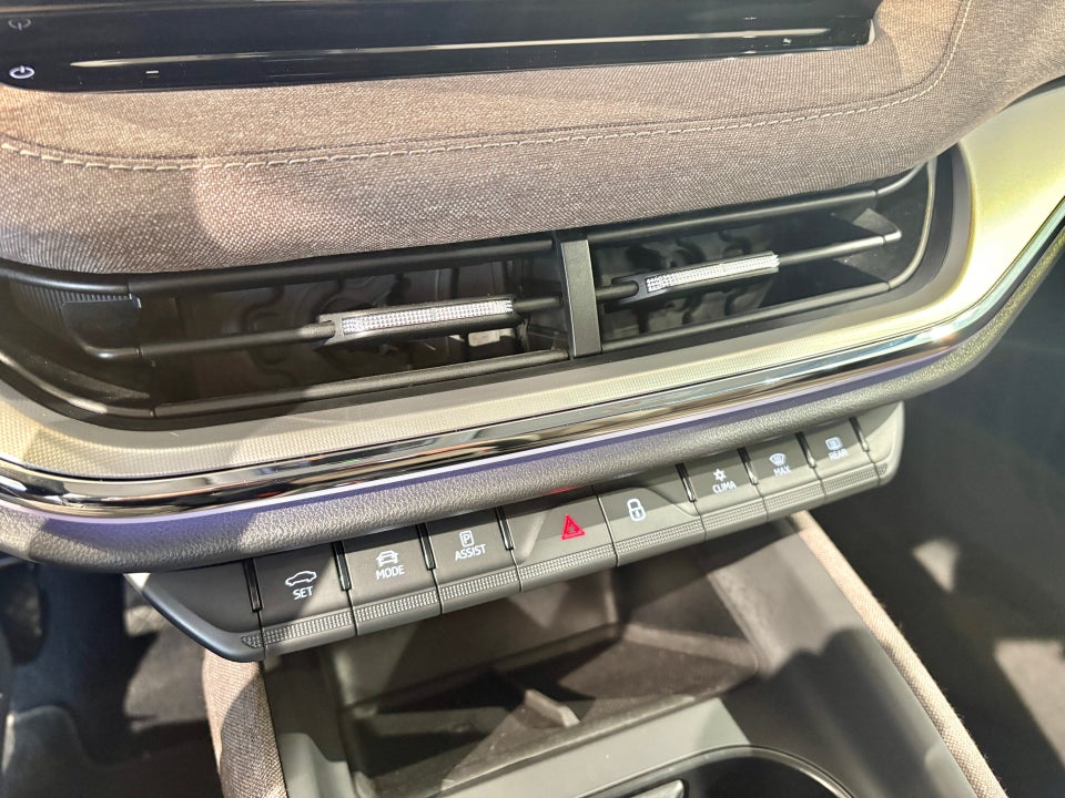 Skoda Enyaq 80 iV Design Selection 5d