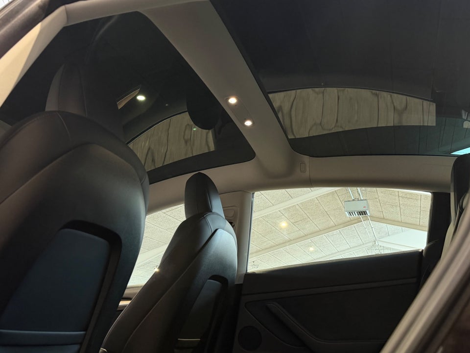 Tesla Model 3 Long Range AWD 4d