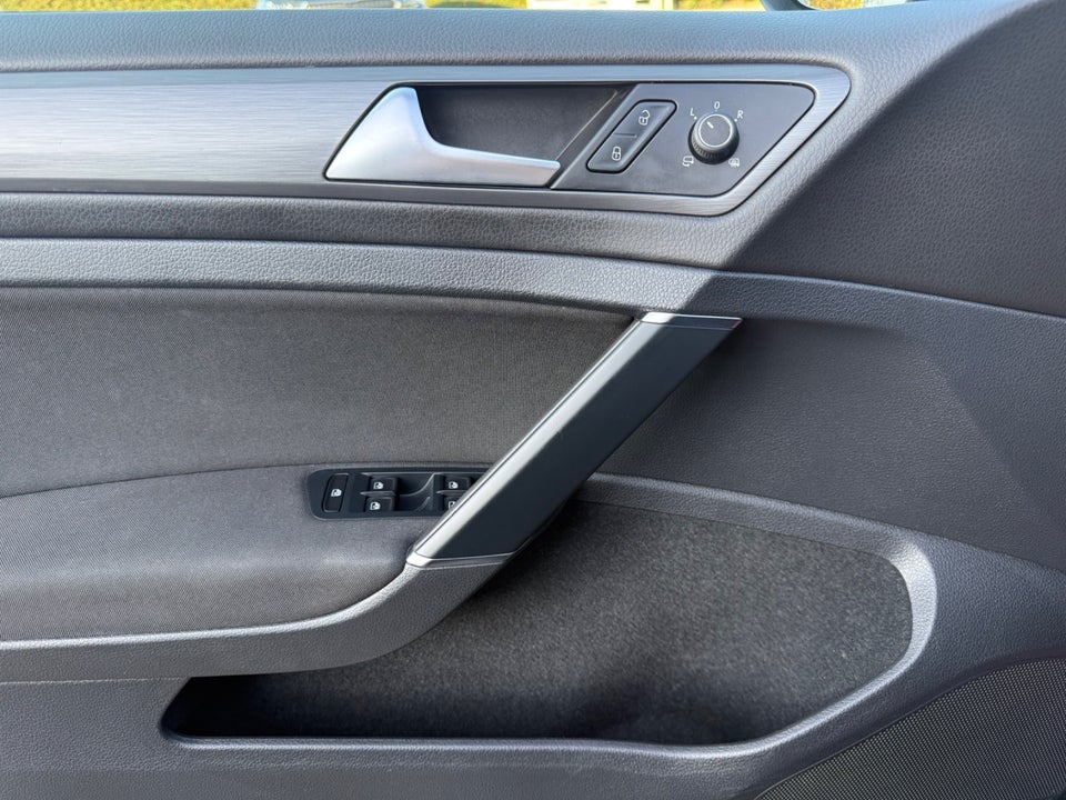 VW Golf VII 1,4 TSi 125 Trendline 5d