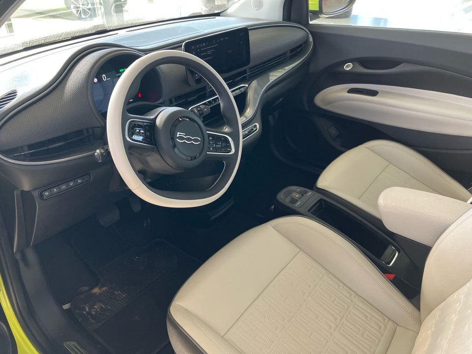 Fiat 500e 42 la Prima by Bocelli 3d