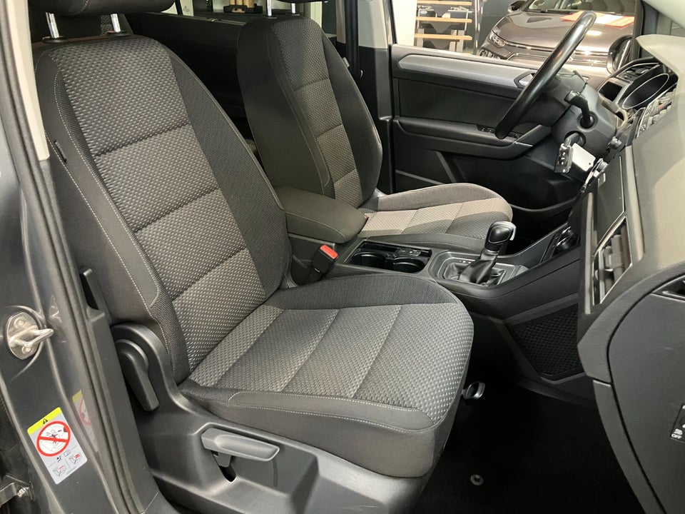 VW Touran 1,6 TDi 115 Comfortline DSG 7prs 5d