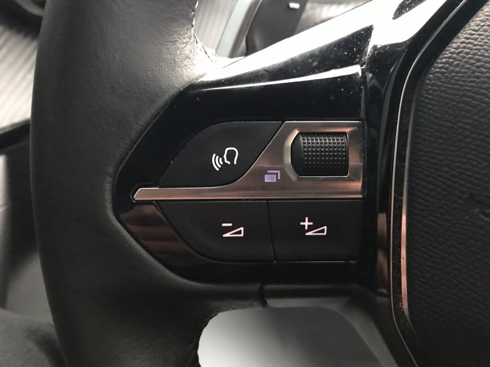 Peugeot 2008 1,2 PureTech 130 Allure EAT8 5d