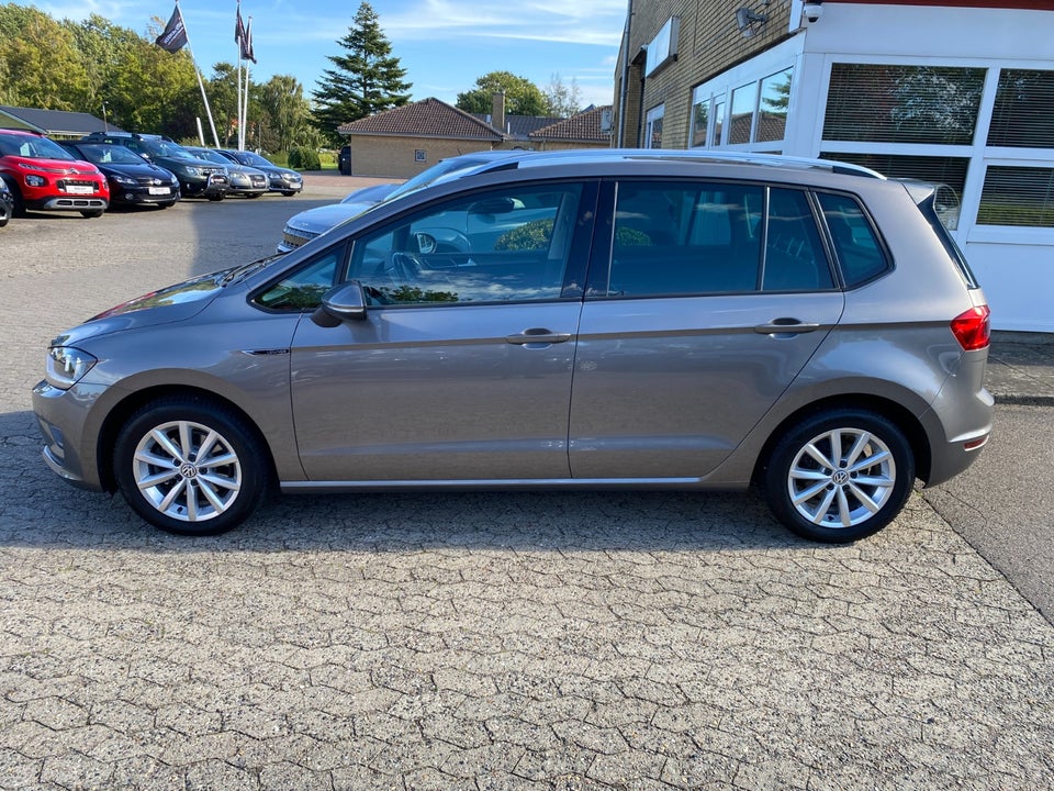 VW Golf Sportsvan 1,6 TDi 110 Lounge 5d