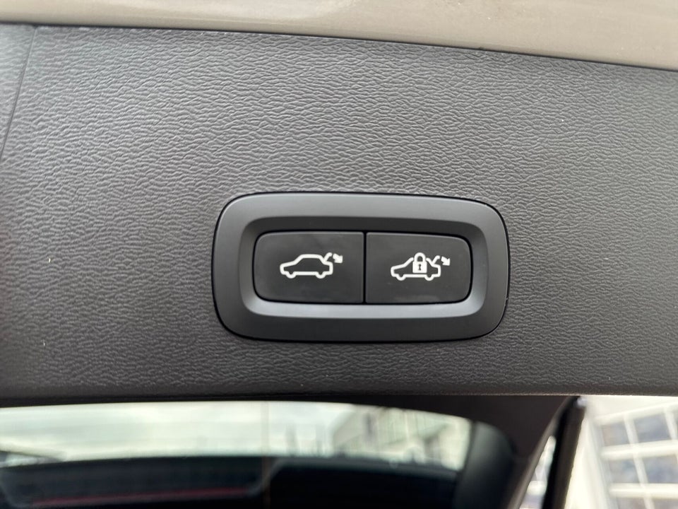 Volvo XC40 ReCharge Extended Range Core 5d