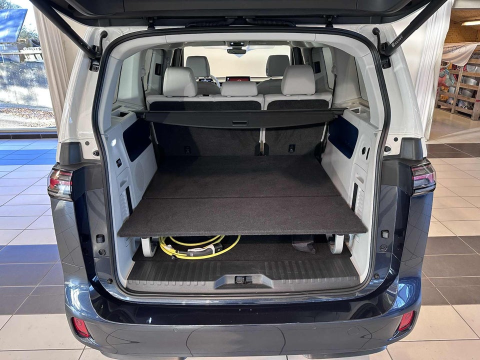 VW ID.Buzz 77 Pro SWB 5d