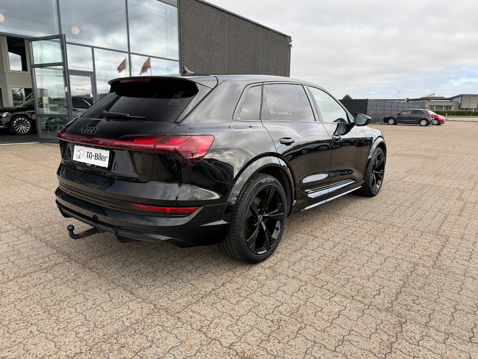 Audi e-tron S quattro 5d