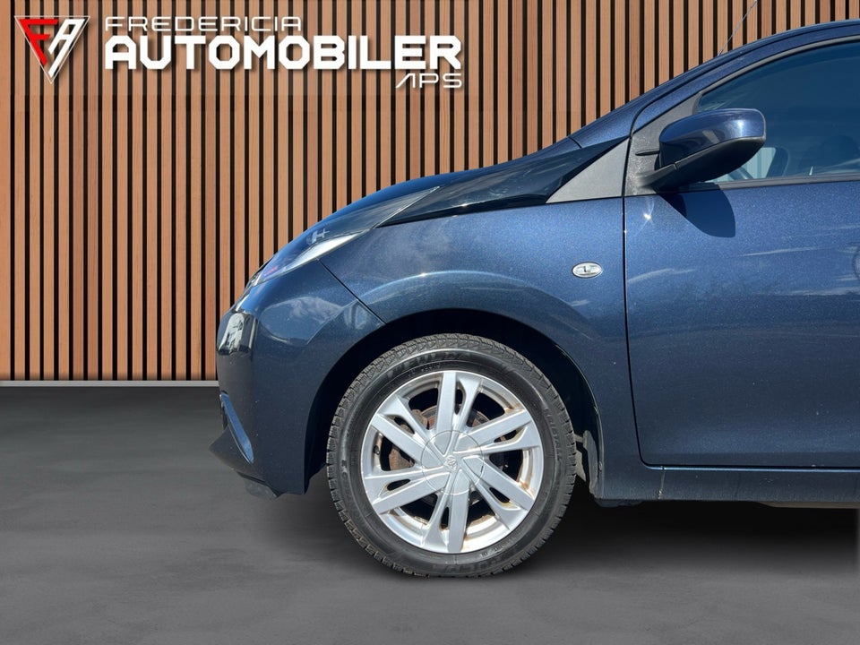 Toyota Aygo 1,0 VVT-i x-wave Sky 5d