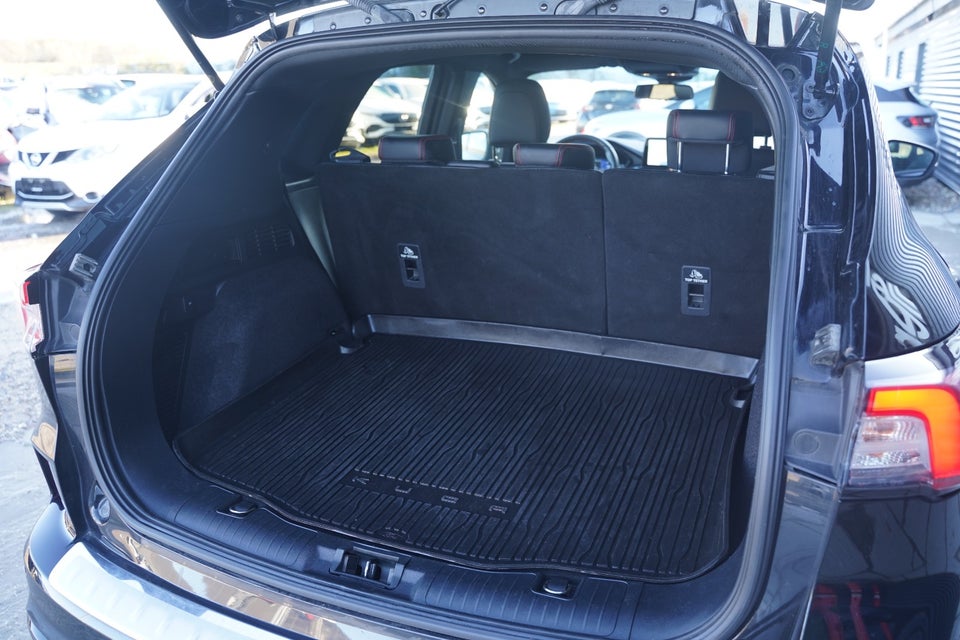 Ford Kuga 2,5 PHEV ST-Line X CVT 5d