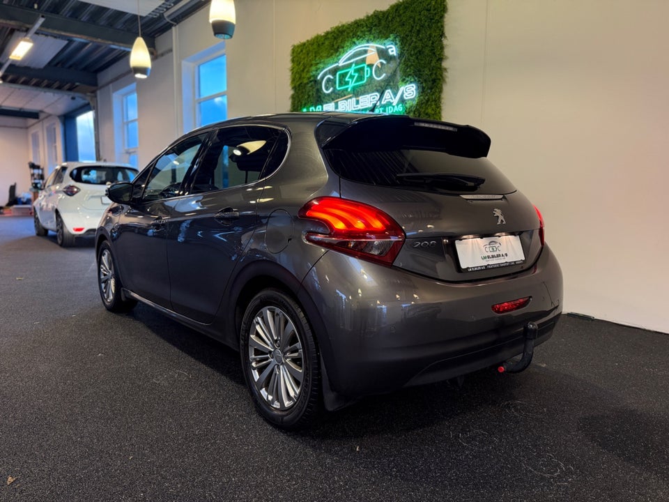 Peugeot 208 1,6 BlueHDi 100 Allure Sky 5d
