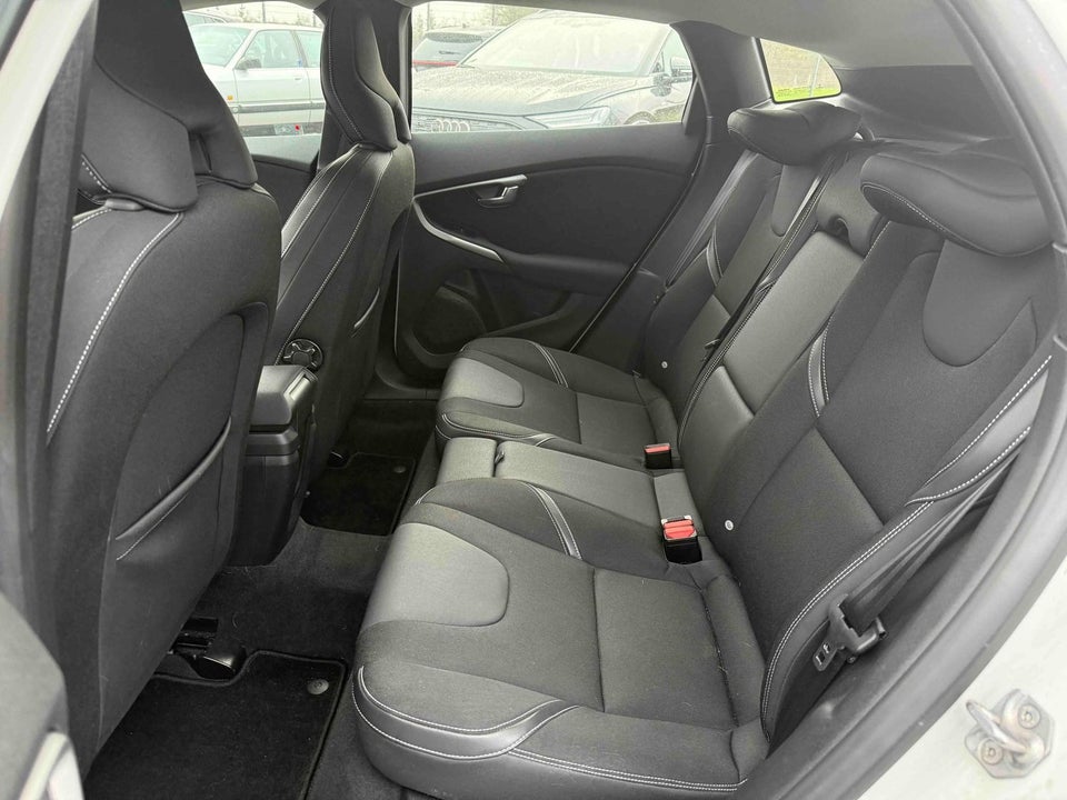 Volvo V40 1,6 D2 115 Drive-E 5d