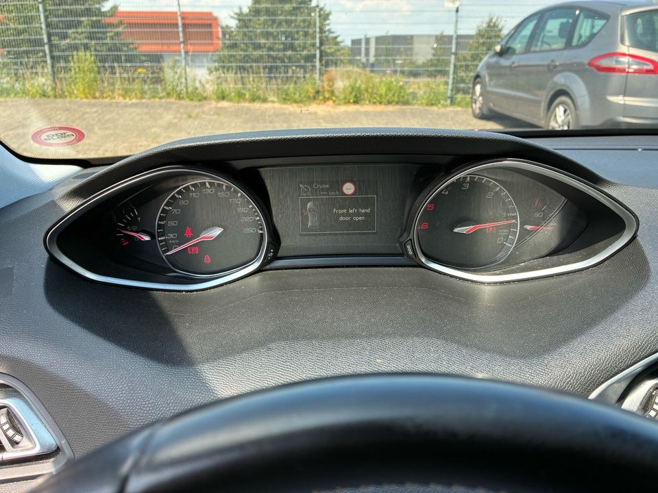 Peugeot 308 1,5 BlueHDi 130 Infinity 5d
