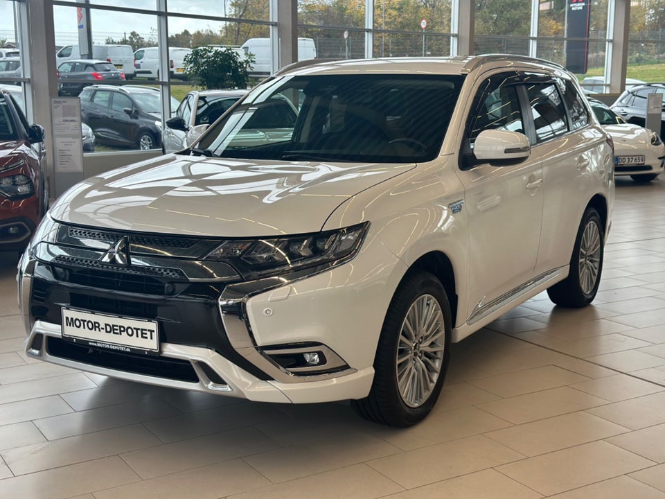 Mitsubishi Outlander 2,4 PHEV Intense CVT 4WD 5d