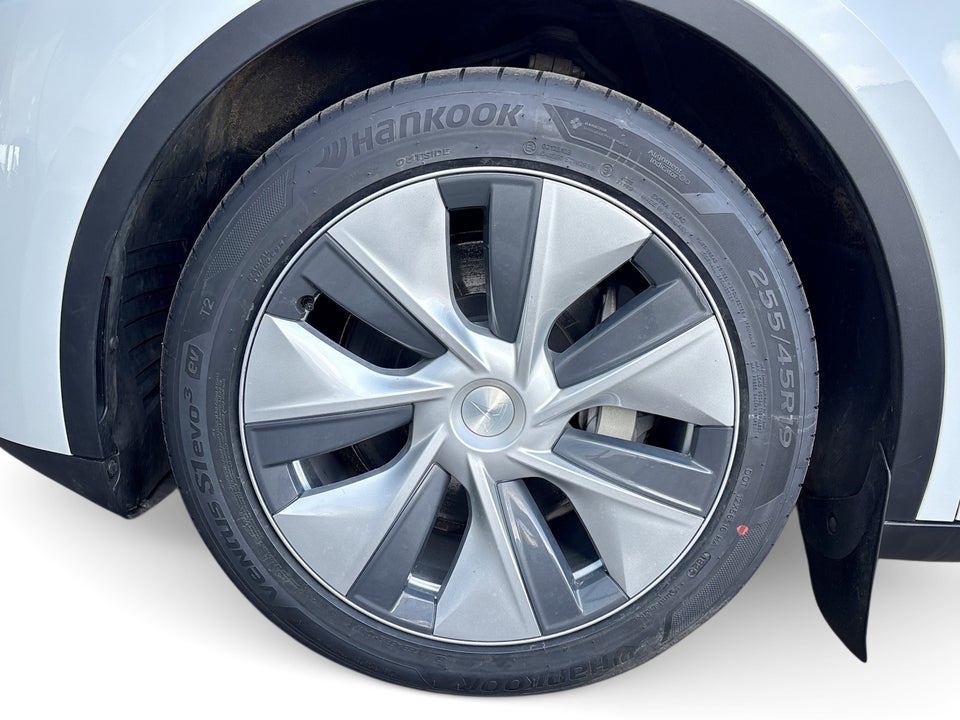 Tesla Model Y RWD 5d